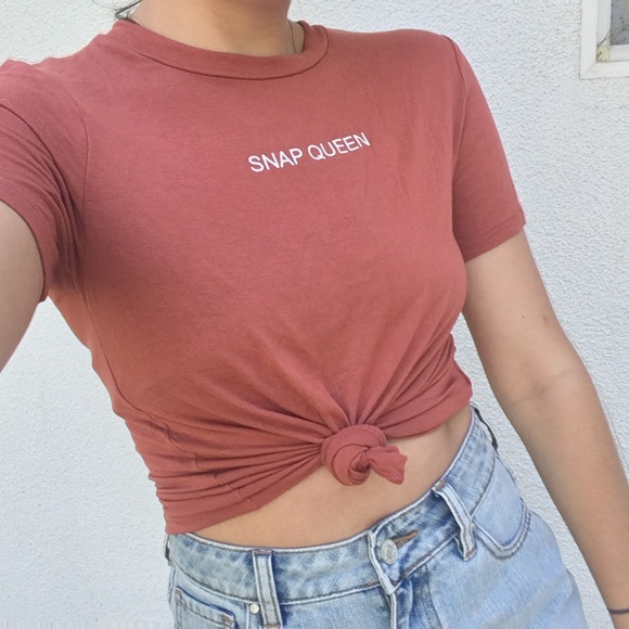 Supersoft stretchy graphic tee - Picture 2 of 4